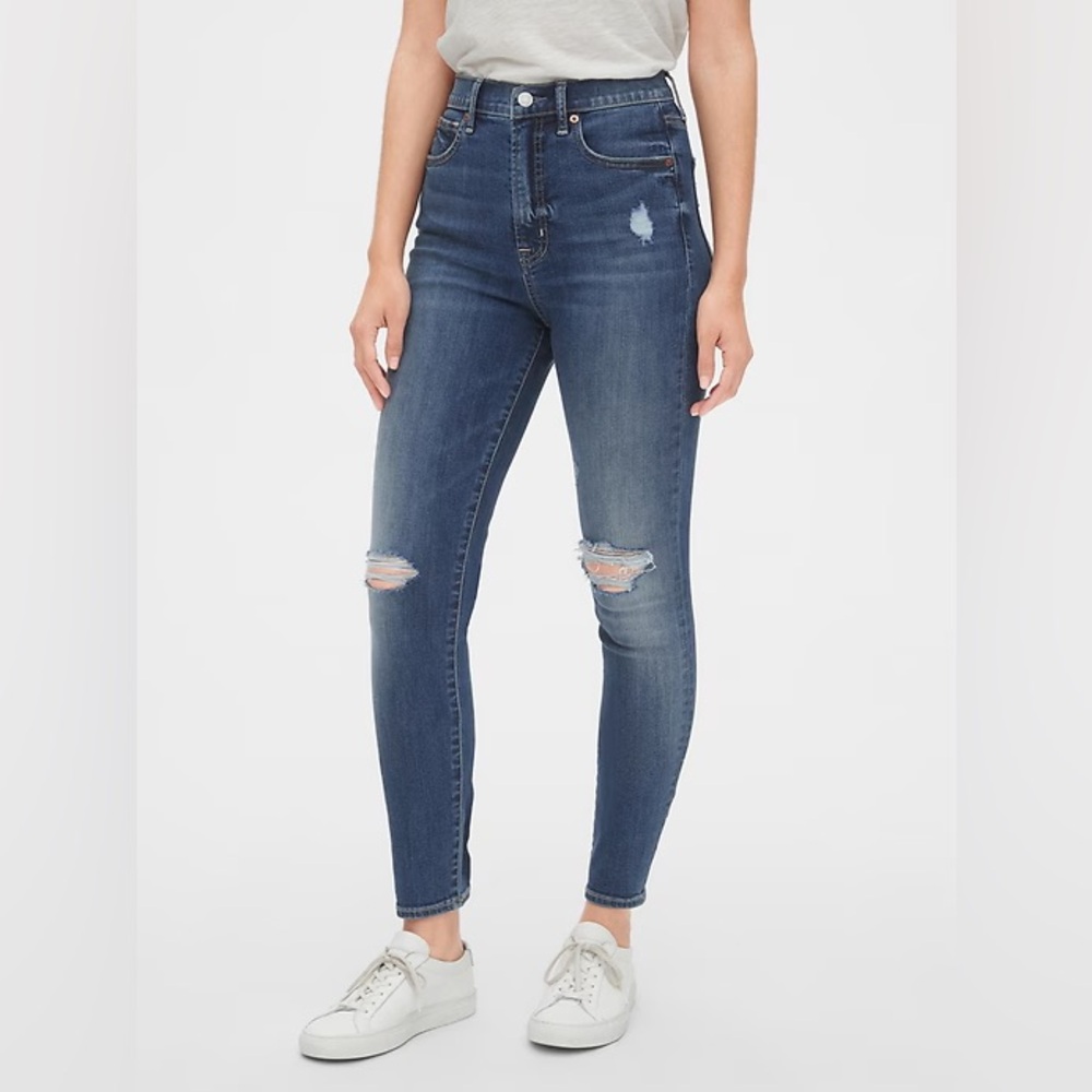 Sky High Distressed True Skinny Jeans with Secret Smoothing Pockets